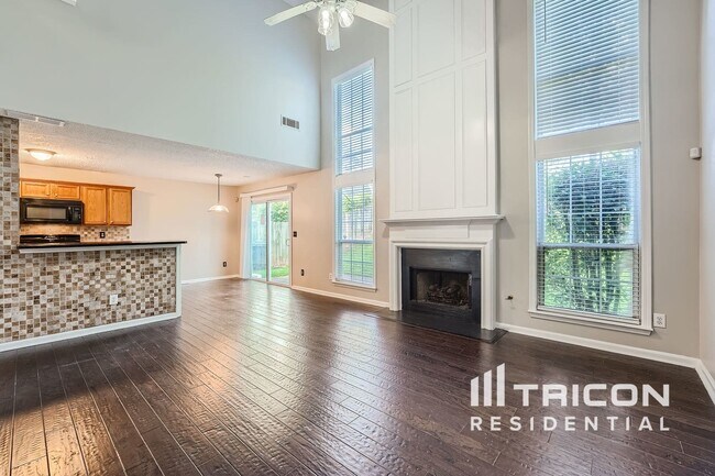 Building Photo - 570 Lullingstone Dr SE