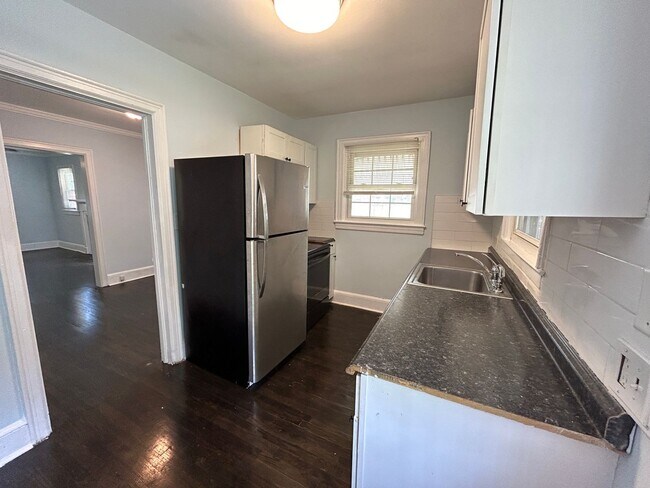 Building Photo - Adorable Home in Ashley Park!