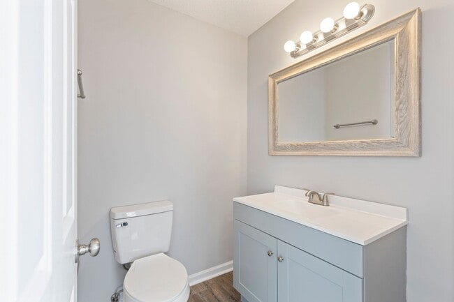 Building Photo - Master Suite with Balcony!!! Completely remodeled 2 level townhome close to the beaches of Surfside!