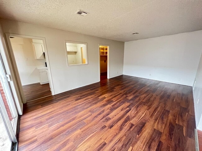 Building Photo - 121 Crawford Ct