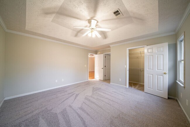 Building Photo - 3 bedroom 2 bath North Columbus