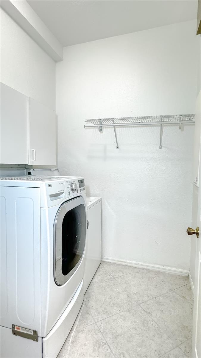 Building Photo - 5737 NW 119th Dr