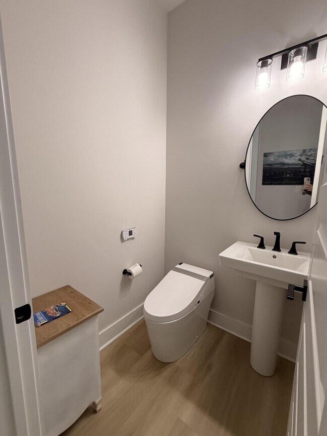 Building Photo - 206 Red Deer Run