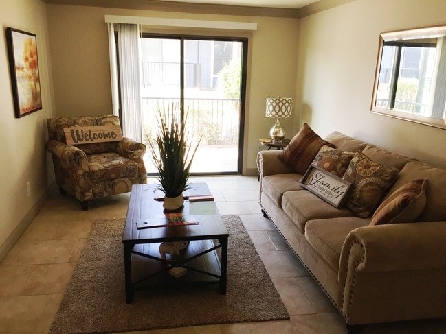 Building Photo - Spanish Willows