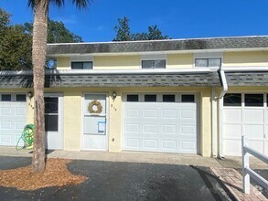 Building Photo - 2 Story Trails Townhome