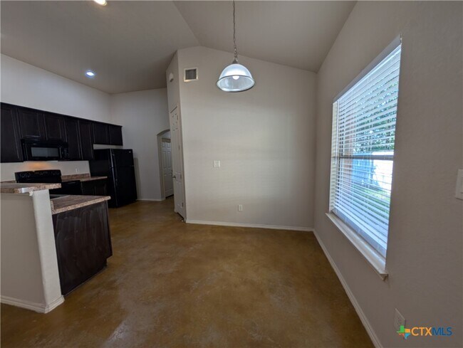 Building Photo - 208 Anne Louise Dr