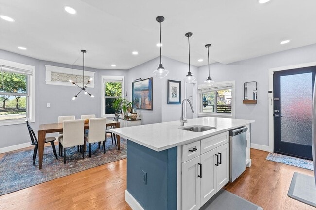 Building Photo - 76 Condict St