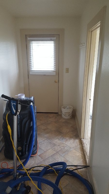 Building Photo - 423 3rd St W