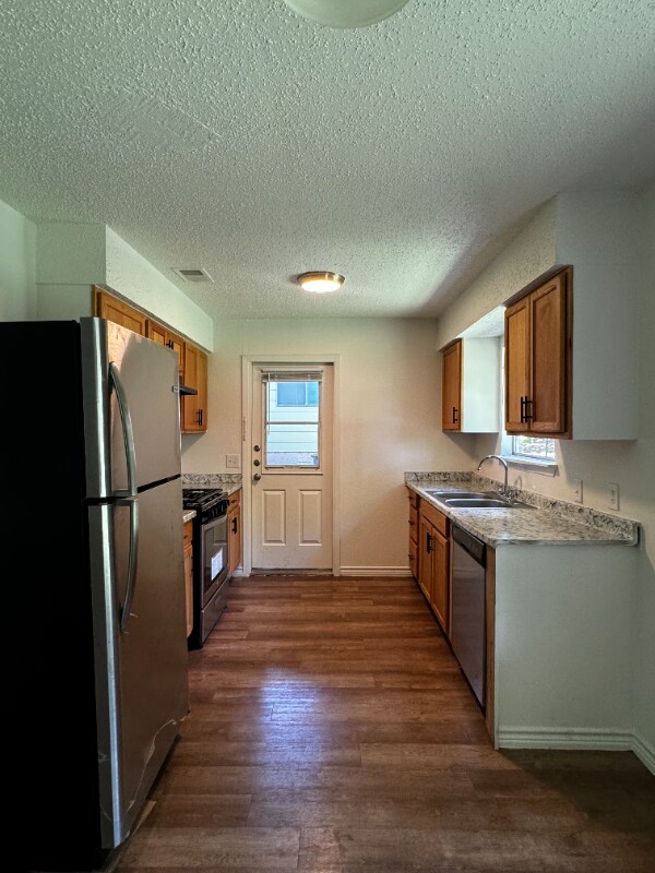 Building Photo - 5706 Glen Meadow Dr