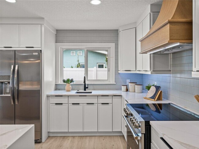 Building Photo - 6709 Cardinal Dr S