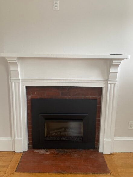 Building Photo - 71 Arsenal St