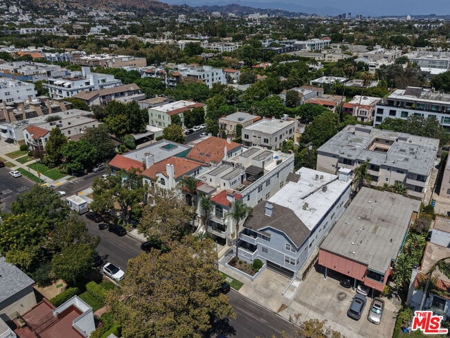 Building Photo - 744 N Alfred St