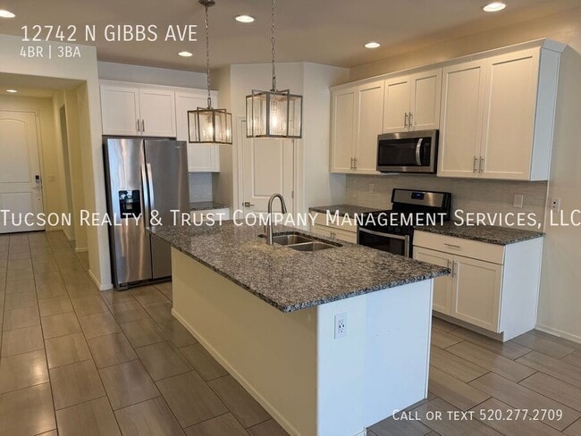 Building Photo - 12742 N Gibbs Ave