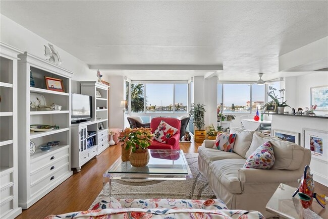 Building Photo - 644 Island Way