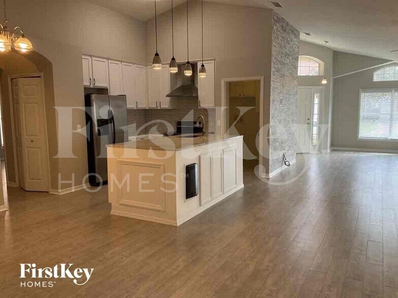 Building Photo - 14140 Sapphire Bay Cir