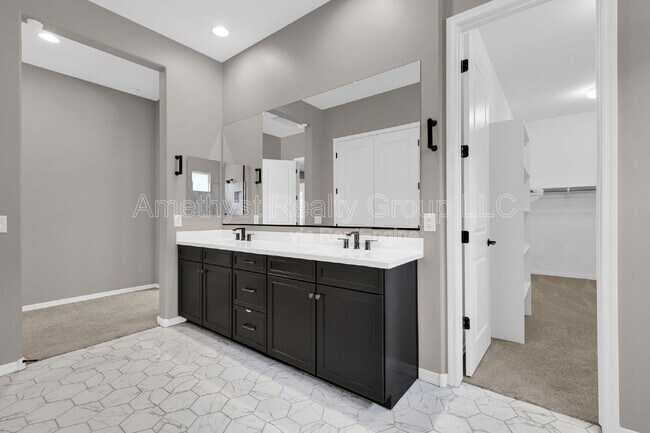 Building Photo - 5116 N 185th Ave