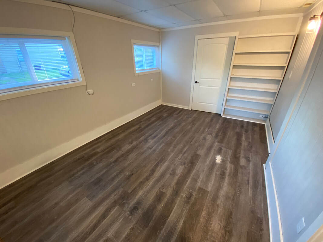 Building Photo - 210 S Hutchinson Ave