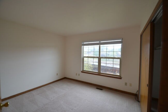 Building Photo - 830 Dancing Horse Dr
