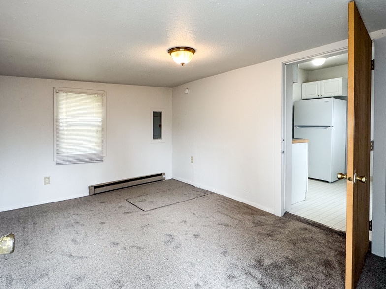 Building Photo - 613 S 34th St