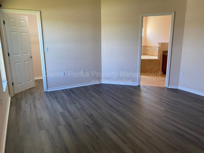 Building Photo - 250 Highland Meadows Ct