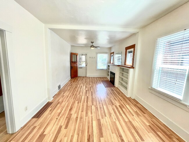 Building Photo - 3853 Julian St