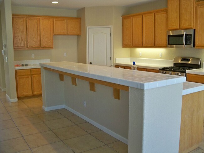 Building Photo - Gorgeous Two Story In East Modesto