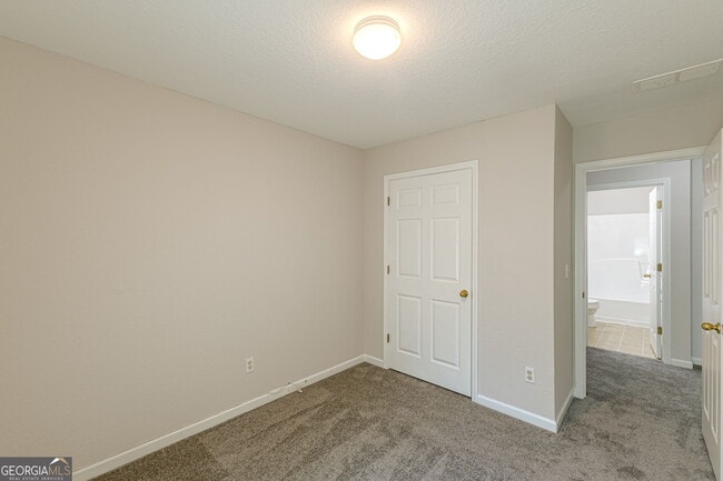 Building Photo - 274 Brookview Dr