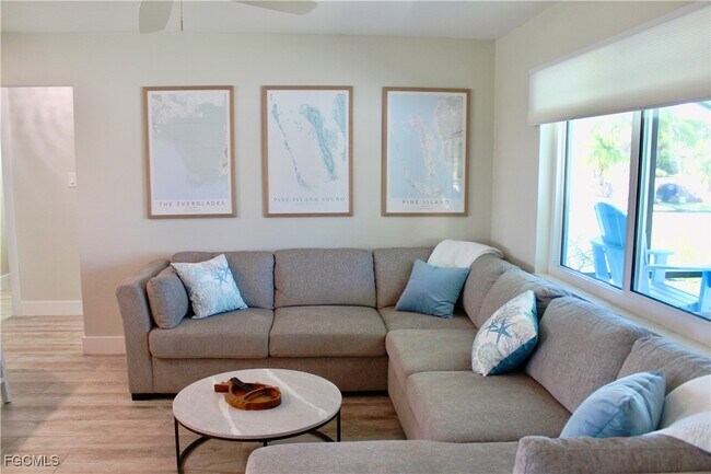 Building Photo - 2744 Sanderling Ct