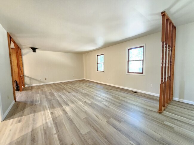 Building Photo - 29776 Polks Rd