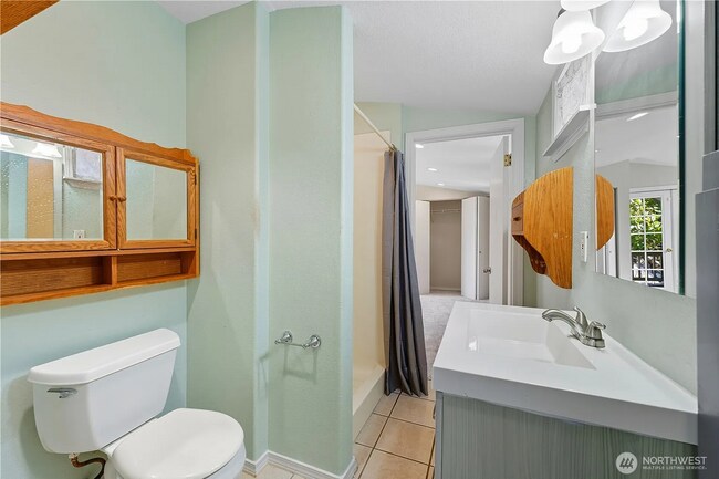 Building Photo - Stunning Newly Remodeled 3-Bed, 2-Bath Home in Great Location!