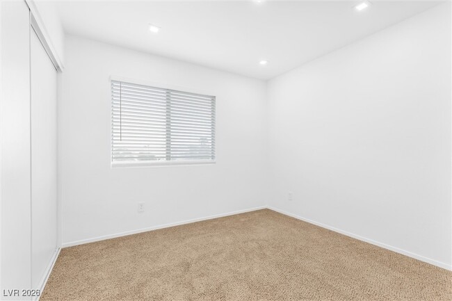 Building Photo - 7600 Beverly Hills Dr