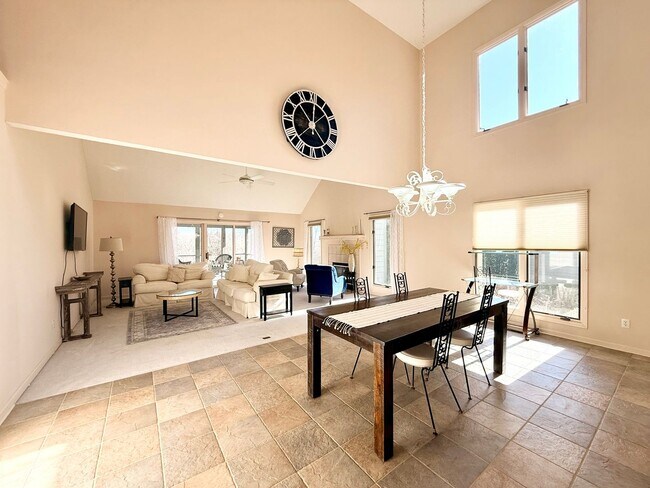 Building Photo - Spacious Home in Kenmure