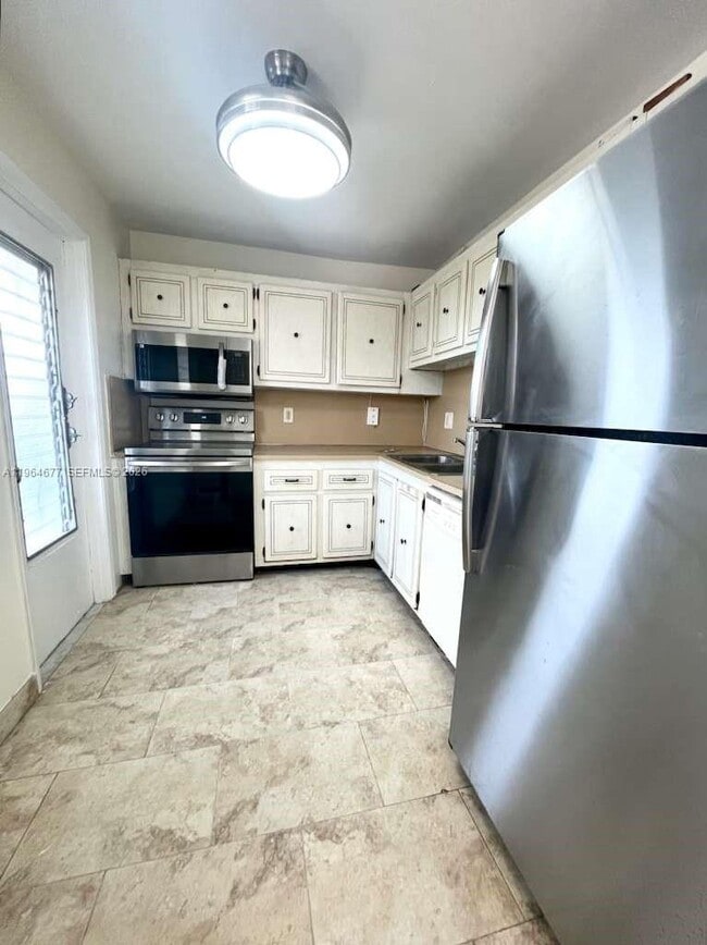 Building Photo - 1425 Atlantic Shores Blvd