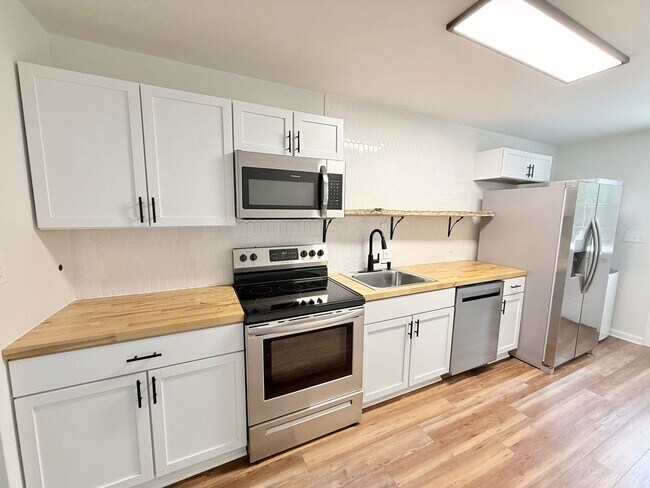 Building Photo - A-Frame Waterfront Home - Gulf Breeze