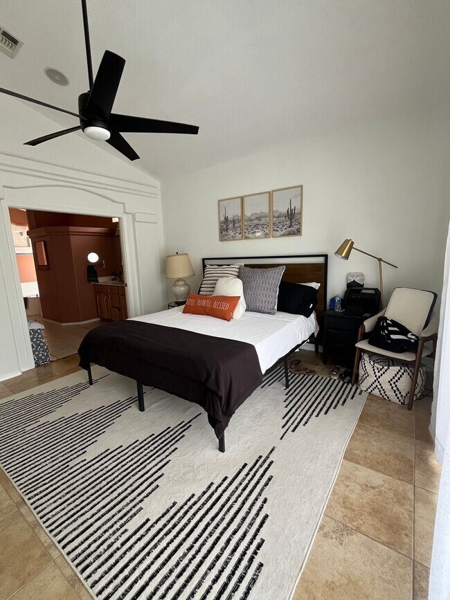 Building Photo - WINTER VACATION RENTAL - 3 Bedroom/2 Bath