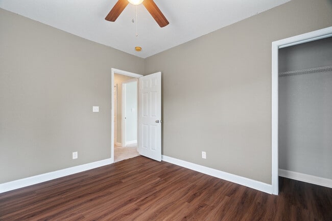 Building Photo - 846 W 41st St