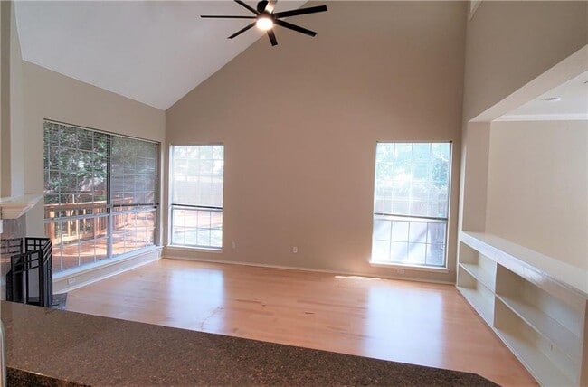 Building Photo - 1802 White Oak Cove