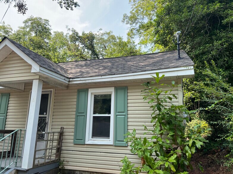 Primary Photo - 18 Walnut St