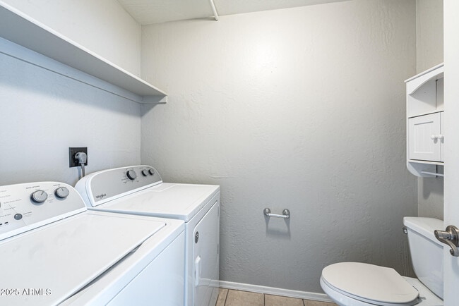 Building Photo - 4641 E Towne Ln