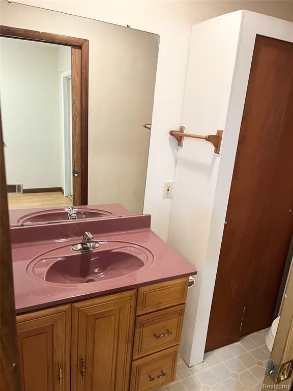 Building Photo - 8344 Ellis Rd