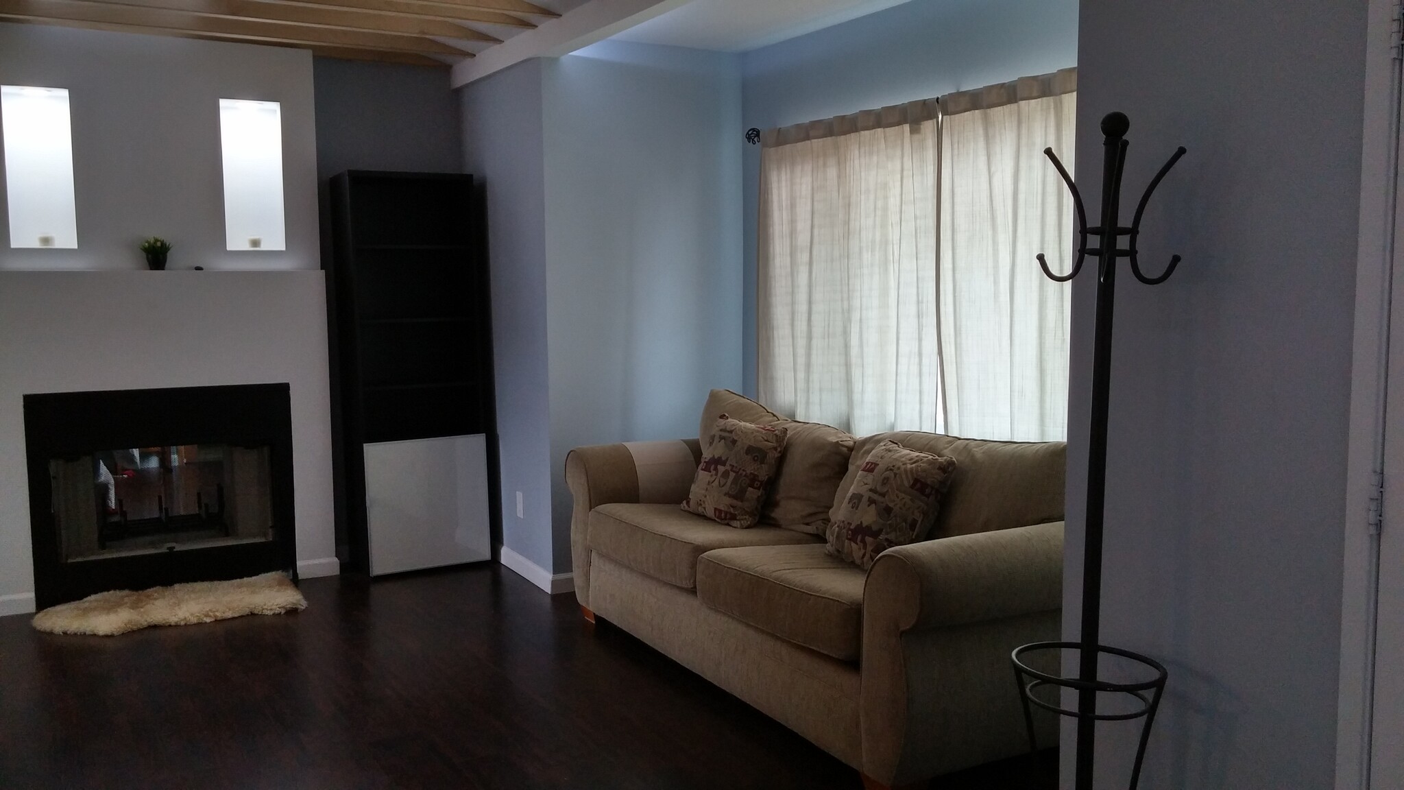 Living Room - 22635 Oxnard St