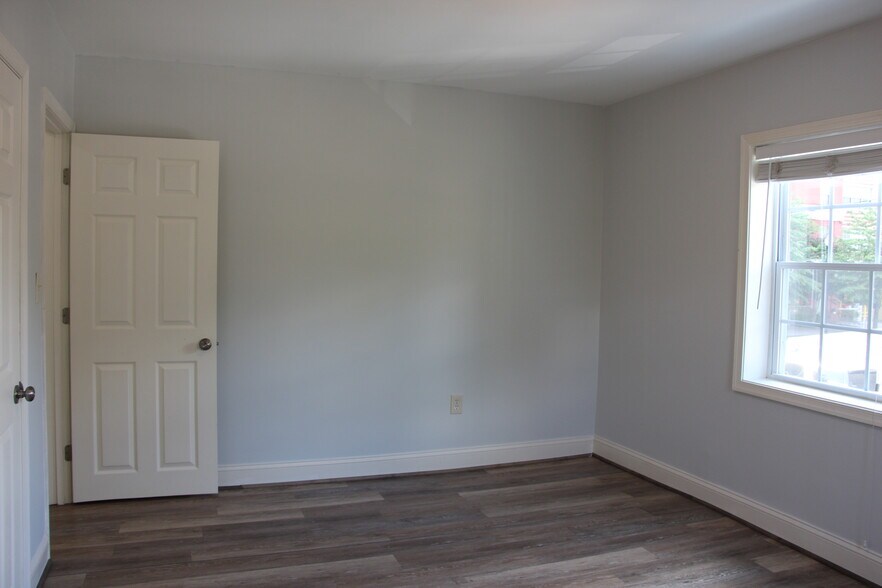 Building Photo - 911 N Fillmore St