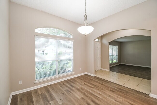 Building Photo - 9135 Prosperity Lake Dr