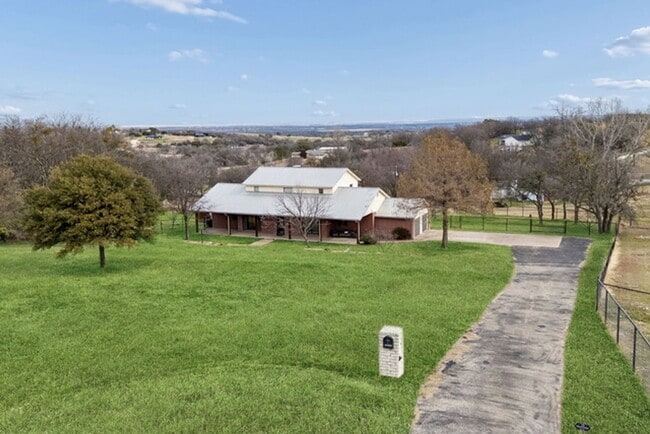 Building Photo - Stunning 4 bedroom 3.5 bath with office that sits on 1.5 acres in ALEDO ISD