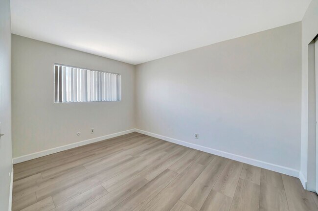 Building Photo - 6003 Craner Ave