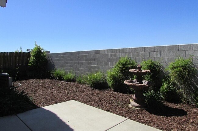 Building Photo - Home in Crocker Ranch gated community.