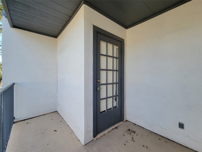 Building Photo - 1300 Augusta Dr