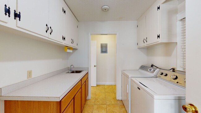 Building Photo - 4015 Freedom Way
