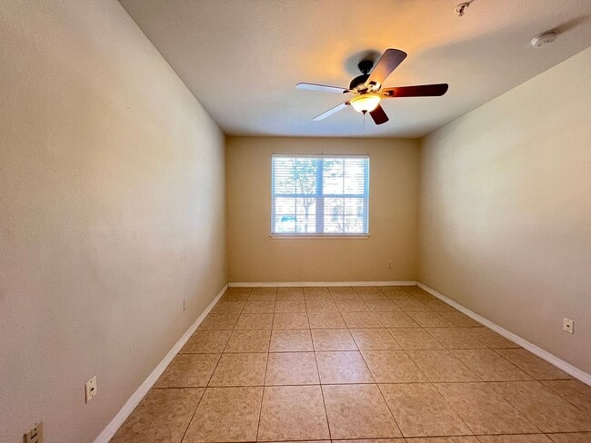 Building Photo - Great Condo for rent!