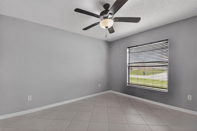 Building Photo - 4066 SW Canrady St